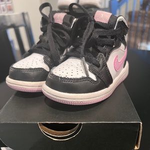 Jordan 1 mid - Arctic Pink